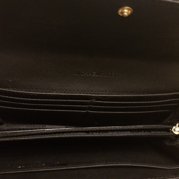 Michael Kors wallet - Picture 4 of 4